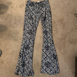 Flare patterned leggings